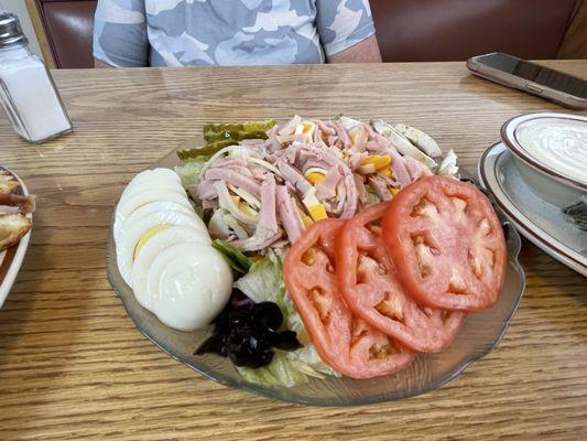 Chef salad. Really tasty and so much meat and cheese and everything. One of the nicest chef salads I've had in a minute.