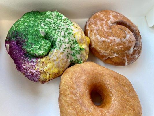 King Cake Cinnamon Roll, Cinnamon Roll, Glazed Original