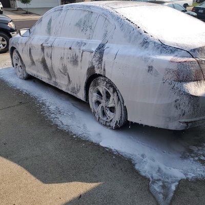 Snow foam in action breaking down all the stubborn dirt on the vehicle making it easier to wash and creates a glossy look