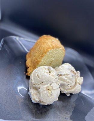 Pound cake with Butter Pecan ice cream