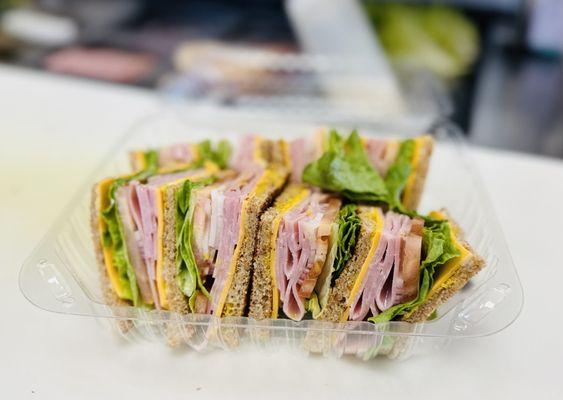 Ham club sandwich