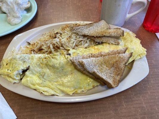 Omlet, home fries and toast