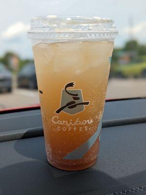 Large sparkling peach black tea