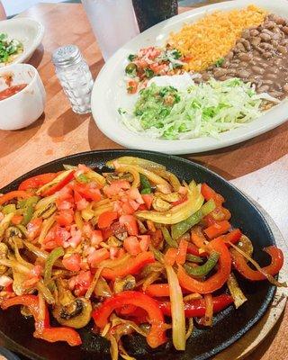 veggie fajitas, rancho beans, rice, guac, pico