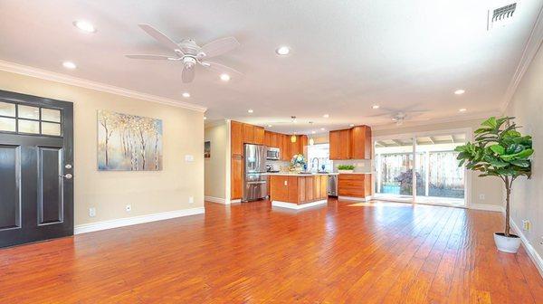 A fabulous great room, a great location and layout make this San Leandro ranch home your family's dream!