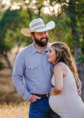 Country Outdoor Maternity Photo Raymond