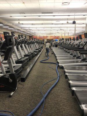 Carpet cleaning service for a GYM in Mountain View Ca.