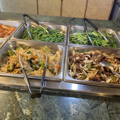 rice noodles, bejing beef/ stir fry beef, green beans