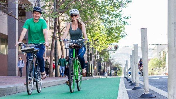 San Francisco has an entire network of bike paths and bike lanes. So grab a CityRide rental bike and explore SF!