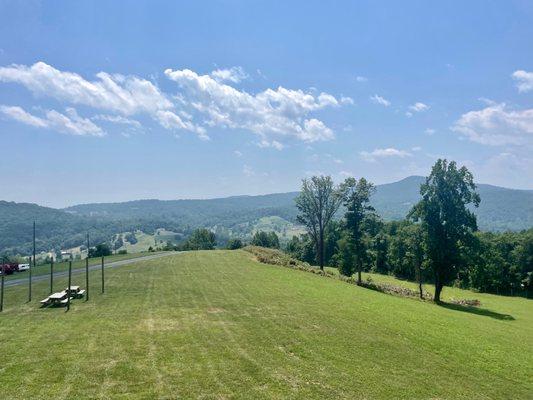 Front lawn of Capstone Winery