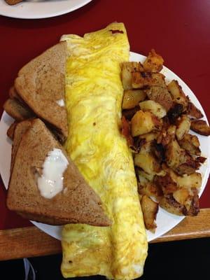 Steak tip omelette cooked to perfection with a side of fresh hash browns and toast! Very delicious!