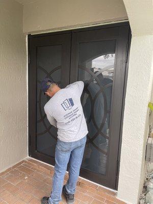 Instalación de puertas interior y exterior