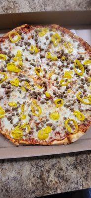 Extra large beef and banana pepper pizza