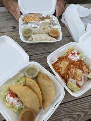 Burritos, garnachas, empanadas