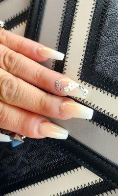 Acrylic nails with ombre natural look