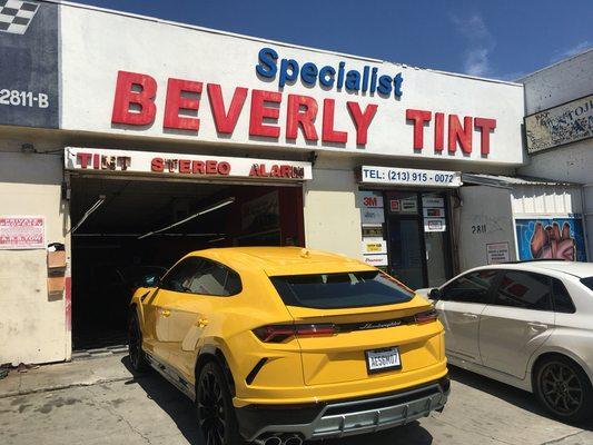 Lamborghini Urus with full ceramic tint