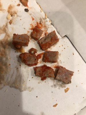 Sausage for 4 non crust pieces. Scam ALERT!