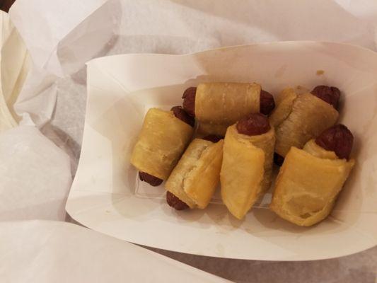 Homemade pigs in a blanket (oh my GAWD!!)