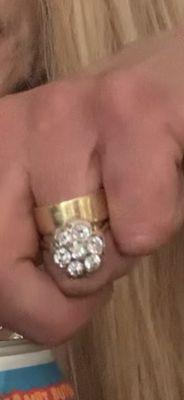 This is what my ring used to look like with the diamonds.