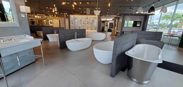 AG Showroom Freestanding BathTubs