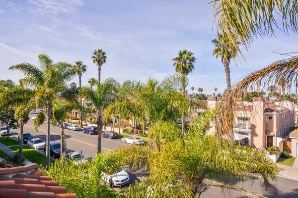 Walking distance to the beach!