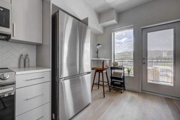 Kitchen with High-End Stainless Steel Samsung Kitchen Appliances