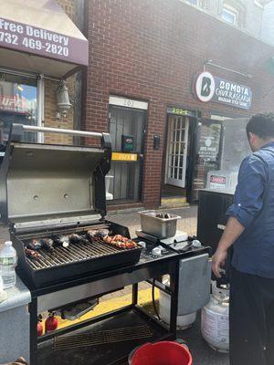 Street fair brought the smoker and grill out