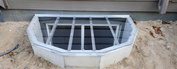 Window Well Covers made of Polycarbonate