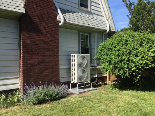 Carrier 2.5 Ton Ductless Heat Pump Installed in Stratford, CT.