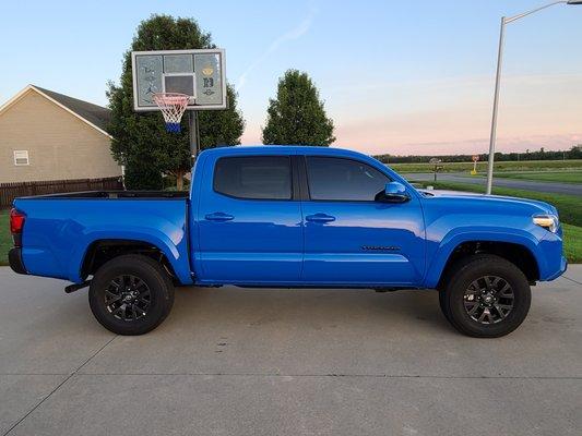 2021 Toyota Tacoma SR5 4WD V6 Voodoo Blue