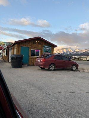 Drive through coffee bar on main road through Hamilton.