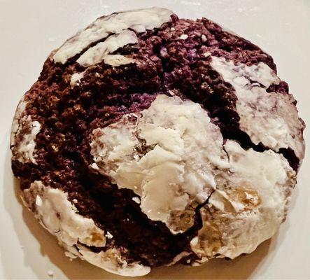 Ube crinkle cookie