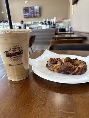 Bretzel & iced latte