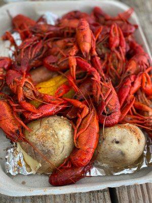 Checkin' in at the crawfish boil!!! Look at that color!