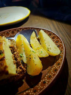 Patates Fournou/lemon potatoes with Mousakka. Very good version