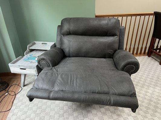 Extra wide recliner