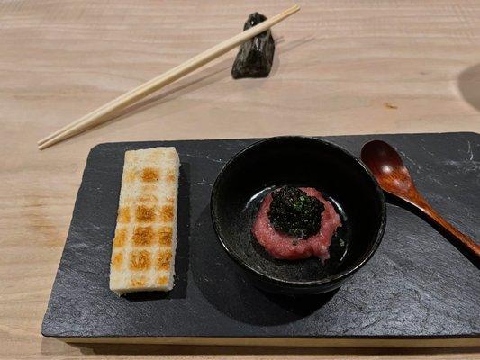 Tuna tartare and caviar with toast