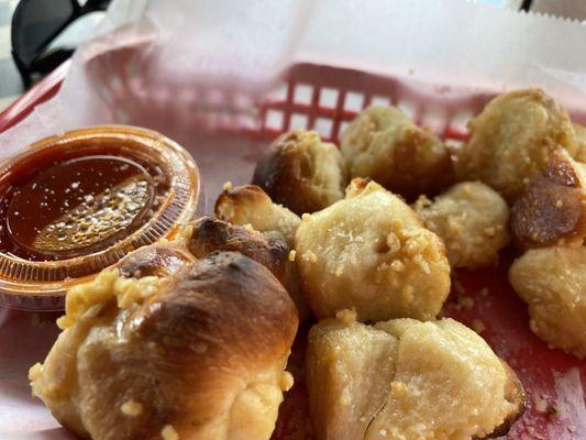 (Free) Garlic knots with Yelp check in