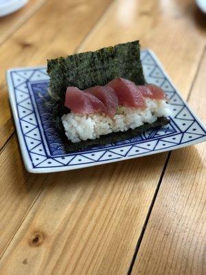 Tuna hand roll