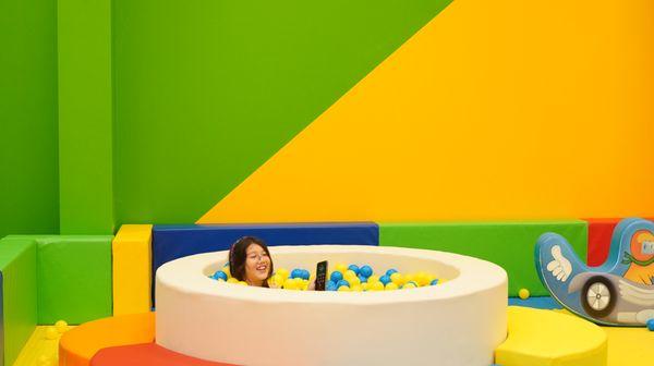 Our Ball-Pits Pool gives children a fantasy being in a cartoon.