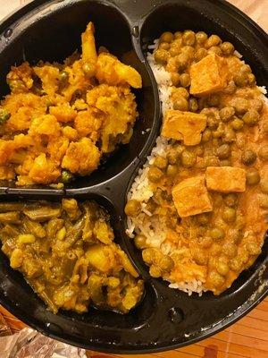 Vegetarian Platter with peas with paneer, cauliflower and string beans