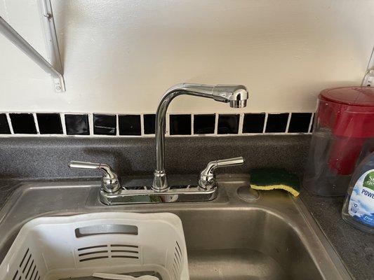 fixed plumbing leak and installed new faucet set