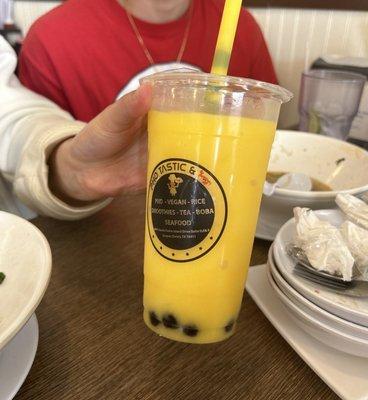 Mango smoothie boba