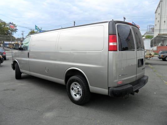 2004 Chevrolet Express ext 2500 Van asking 3895