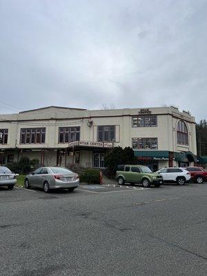 Star center antique mall from the parking lot