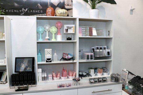 Come shop our $15 and under station. Filled with must haves for lash Artists.