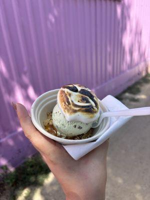 Pandan chocolate chip with toasted marshmallow fluff, miso caramel, and a coconut oat crumble. Could not tell that this was vegan- SO GOOD!!