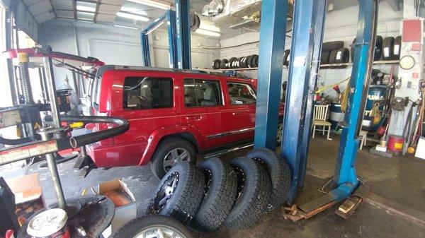 My 2010 commander in for a full suspension lift