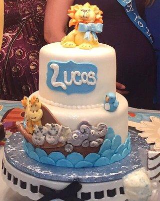 Baby shower cake