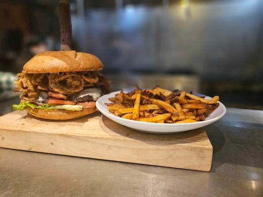 The Mammoth burger w/fries